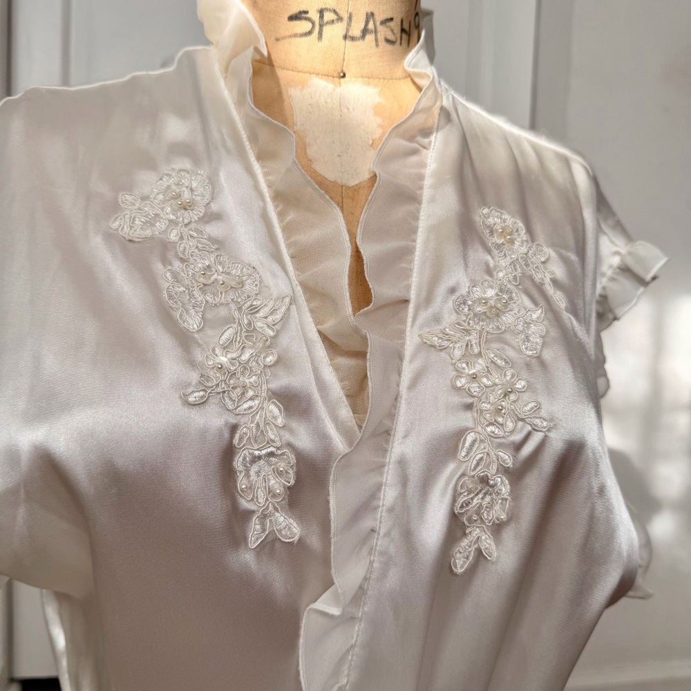 Linea Donatella beaded lace Embroidered Robe - Picture 2 of 6